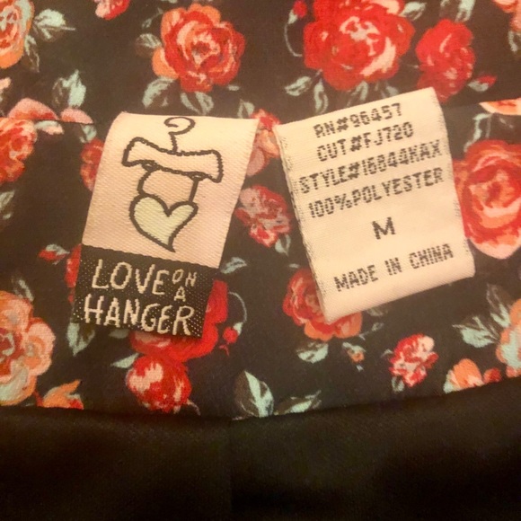 Love on a Hanger Floral Blazer!! - Picture 2 of 3